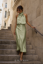 Robe en Satin Élégante