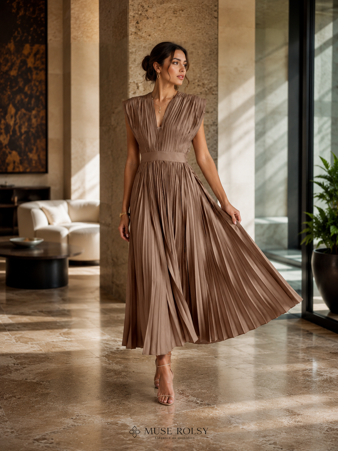 Robe Plissée Parisienne Élégante